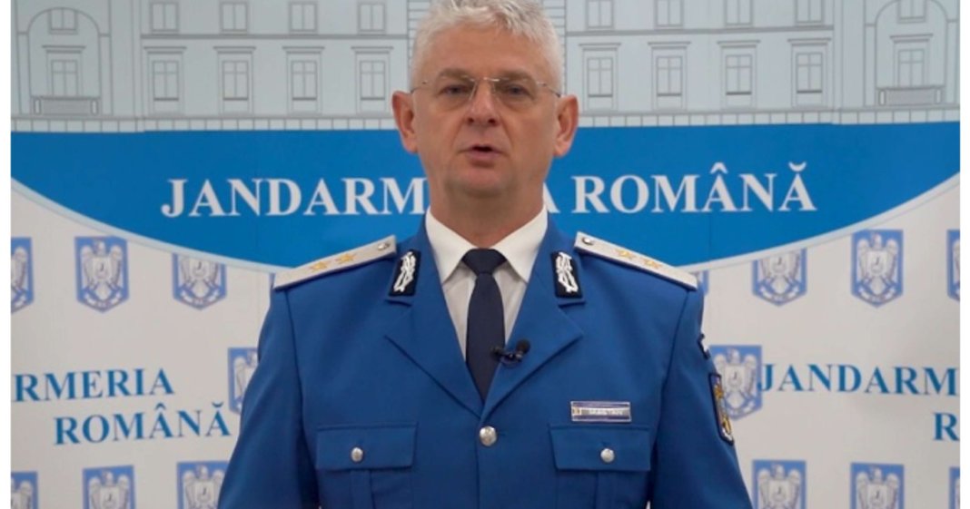 Conducătorul Jandarmeriei Române a prezentat scuze publice după ce a fost sancționat organizatorul marșului de comemorare a victimelor Colectiv. Conducătorul Jandarmeriei Române a prezentat scuze publice după ce a fost sancționat organizatorul marșului de comemorare a victimelor Colectiv.