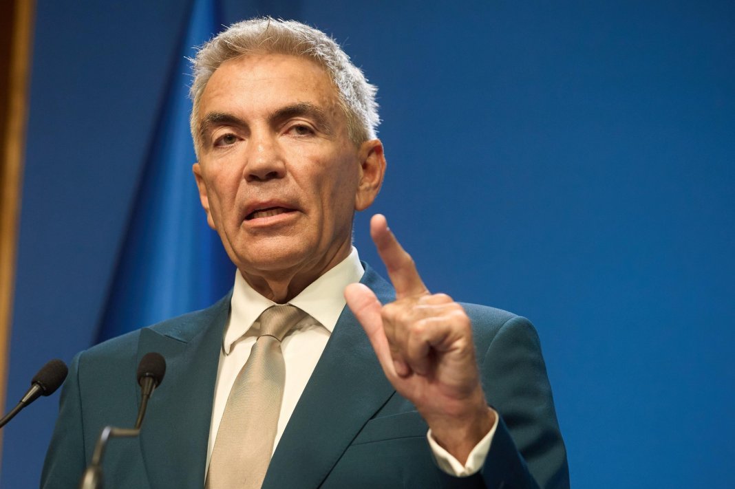 Dragoș Anastasiu a emis un avertisment după ce funcția pe care o deținea în Guvern a fost preluată de Oana Gheorghiu. Dragoș Anastasiu a emis un avertisment după ce funcția pe care o deținea în Guvern a fost preluată de Oana Gheorghiu.