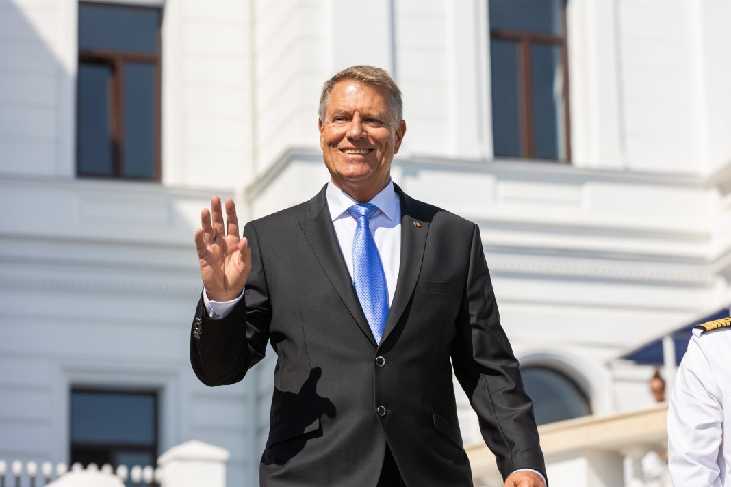 ANAF nu poate să aplice sechestru asupra bunurilor familiei Iohannis pentru a recupera prejudiciul solicitat de la fostul președinte.