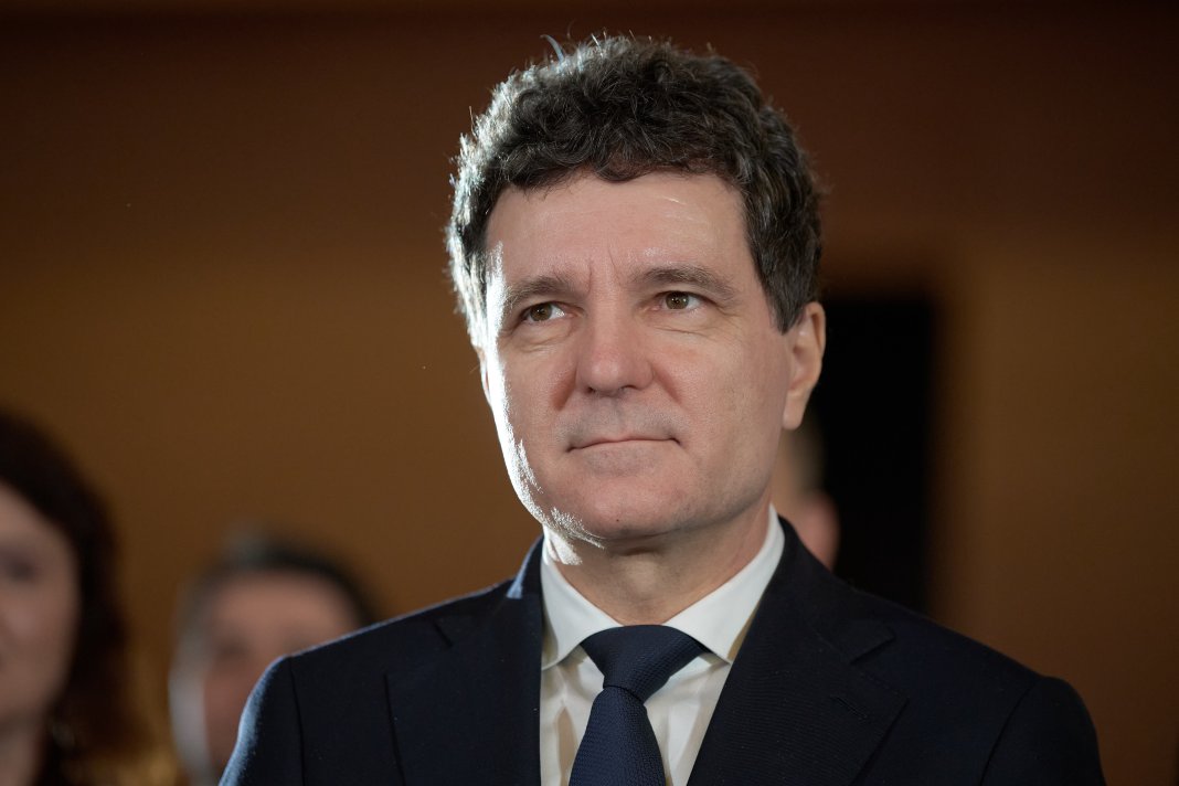 Strategia Națională a lui Nicușor Dan omite să abordeze sărăcia și inegalitățile din România, referindu-se la sărăcie doar în Punctul 40 în legătură cu imigrarea. Răspunsul șefului statului