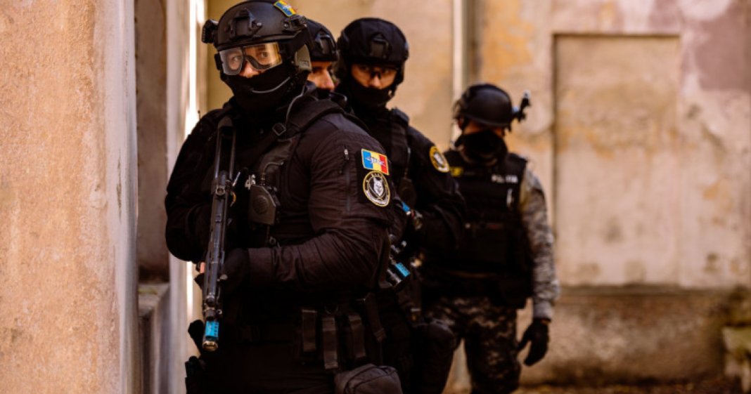 Acte false românești pentru oligarhii din Rusia. Procurorii ICCJ au efectuat 37 de percheziții într-o cauză de mari dimensiuni.