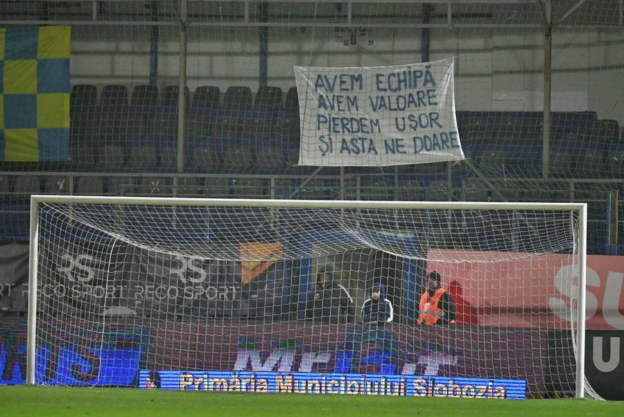 Haz de necaz! Banner expus la Slobozia - FCSB: „Deținem echipă, deținem valoare...”