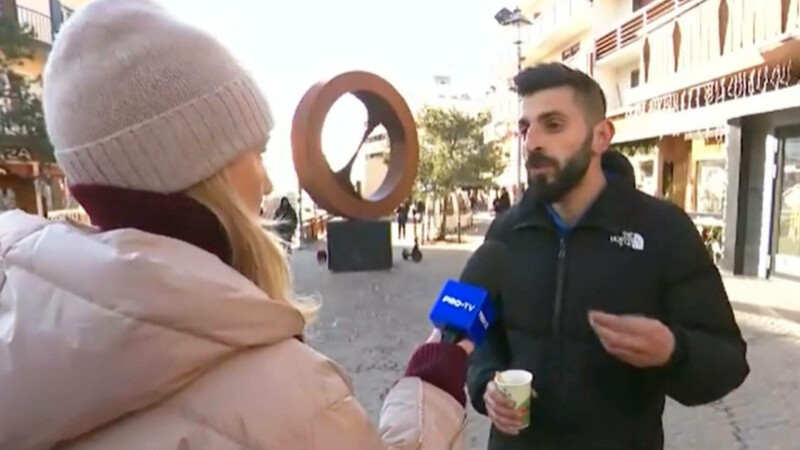 Lapoviță și ninsoare în 14 județe. Echipele de drumari au acționat cu echipamente de deszăpezire. Unde se circulă cu probleme.