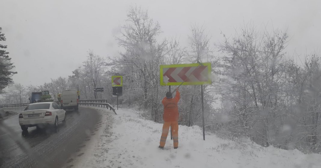 Meteorologii anticipează precipitații sub formă de ninsoare, valori termice reduse și vânt intens: „Percepția frigului va fi considerabil amplificată”