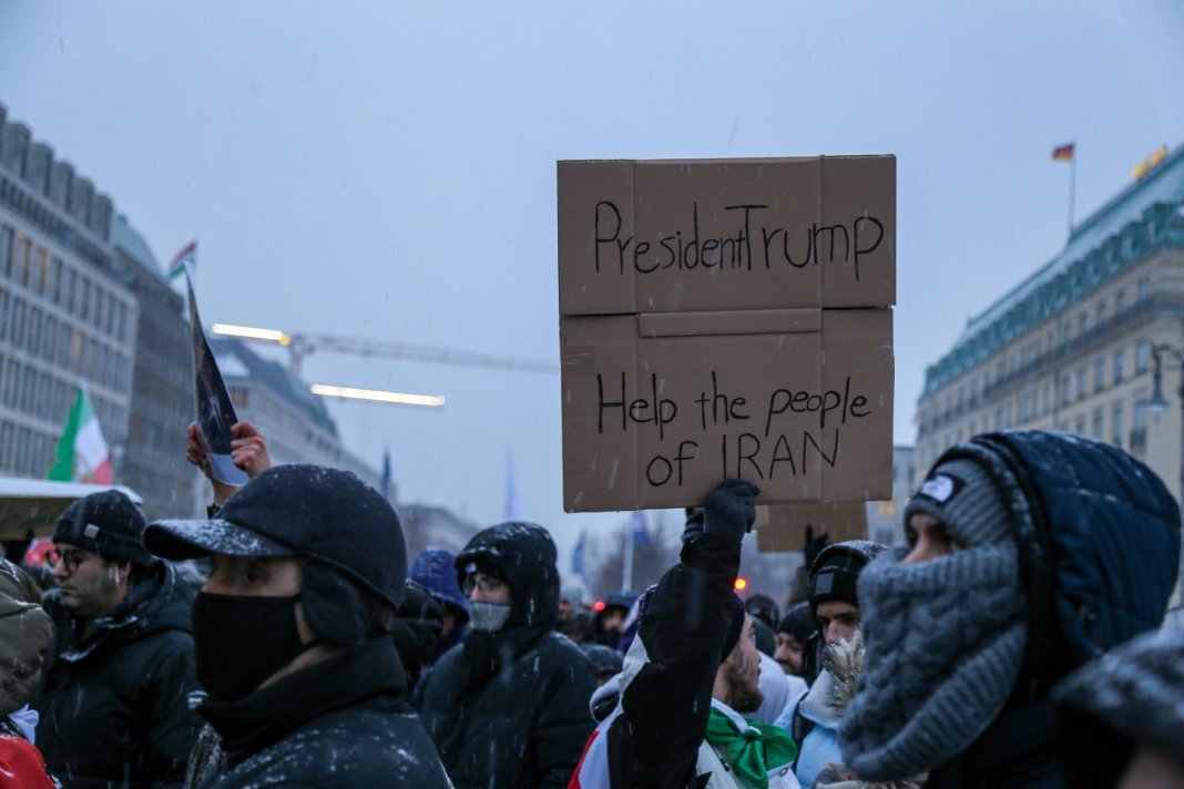 Trump avertizează cu „acțiuni stricte” din partea SUA în cazul în care Iranul va începe să execute protestatari.