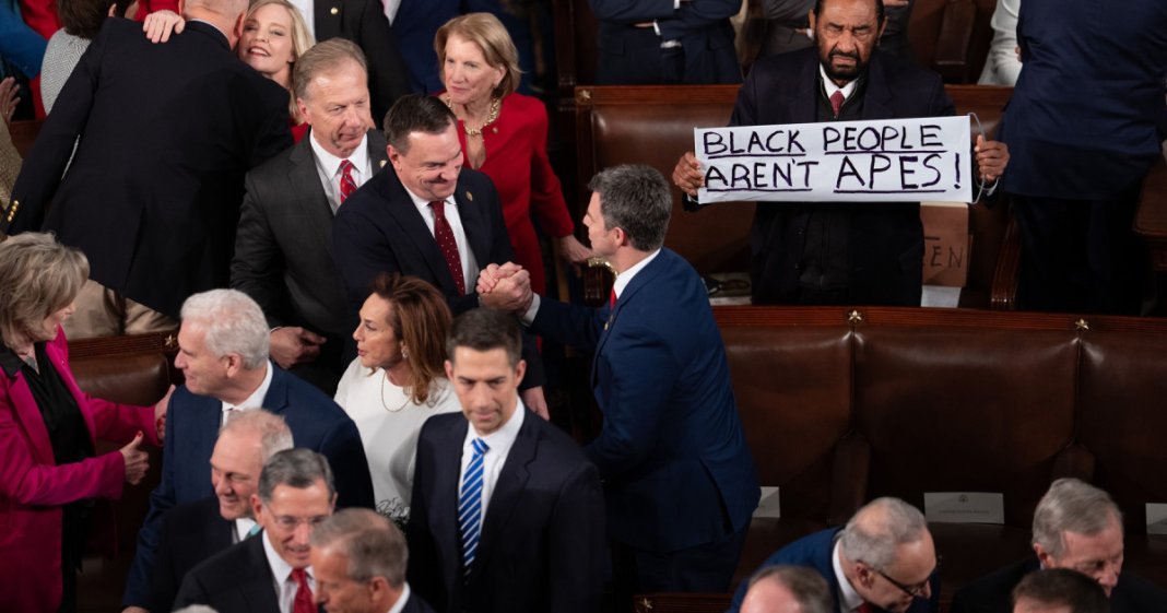 Protest în timpul alocuțiunii lui Trump: „Oamenii de culoare nu sunt maimuțe”. Congresmanul democrat a...