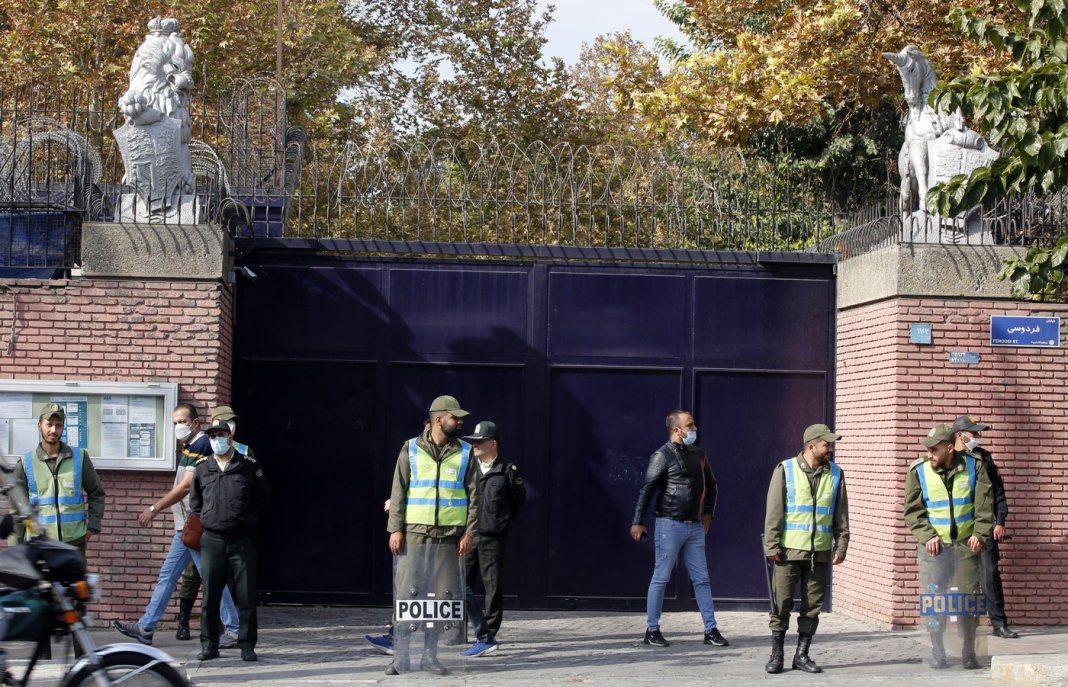 Trump declară că „nu este satisfăcut” de tratativele cu Iran. Întrebat despre aplicarea forței de către SUA: „Prefer să nu o fac, dar uneori este indispensabil”