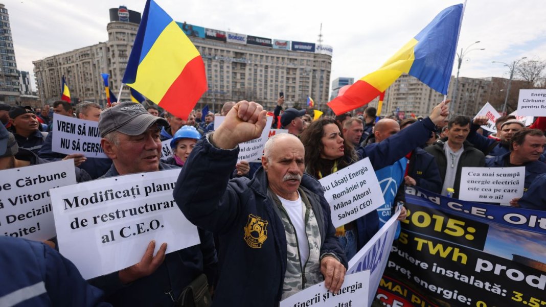 Fabrică de bani găsită în Suceava: Trei români și un italian au contrafăcut 1,2 milioane de euro.