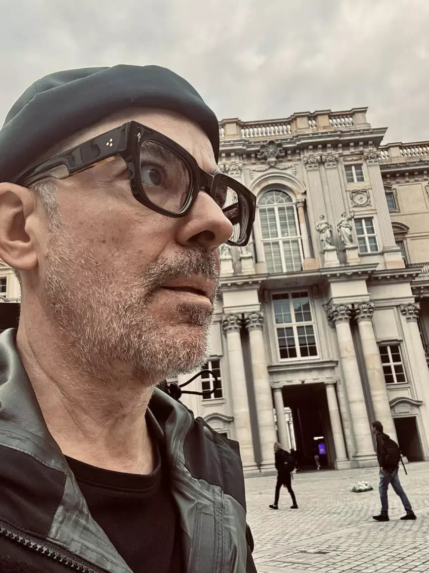 Cum funcționează și ce pericole prezintă piața prostituției online din București: „Autoritățile au cunoștință”