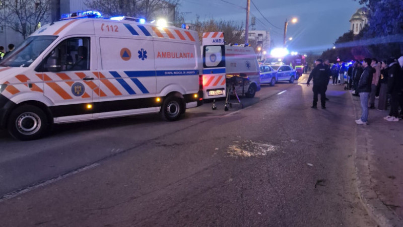 Plan Roșu de Intervenție în Constanța: foc devastator la un imobil social. Posibile pierderi de vieți...