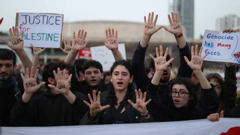 Proteste în Tel Aviv împotriva conflictului cu Iranul: „Nu atacați, discutați!”. Ciocniri violente cu...
