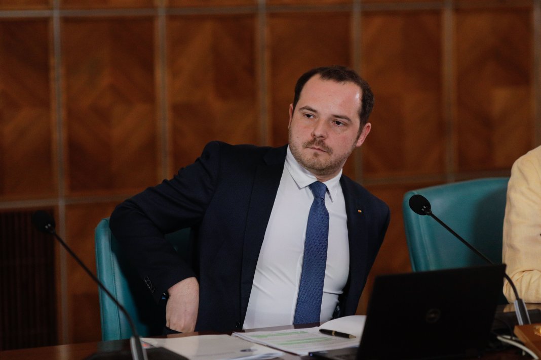 Scenariul pentru stingerea datoriei față de Pfizer pentru vaccinurile anti-Covid. Rogobete: „Să alegem alte produse”