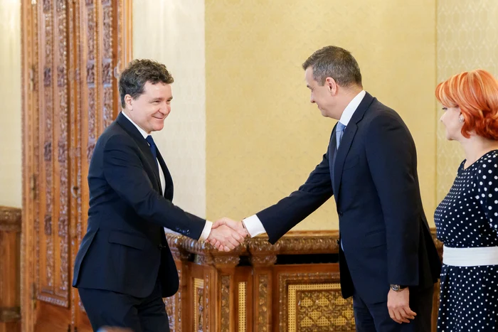 Sorin Grindeanu and President Nicușor Dan met at Cotroceni for a 30-minute discussion. Sorin Grindeanu and President Nicușor Dan met at Cotroceni for a 30-minute discussion.