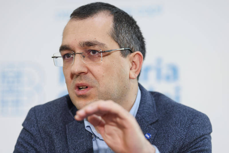 Vlad Voiculescu răspunde după înfrângerea în procesul cu Pfizer referitor la vaccinuri, România fiind obligată să achite 600 de milioane de euro. Face acuzații la adresa a două persoane.