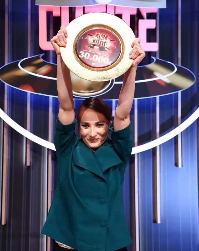 Marina Luca a obținut victoria în sezonul 17 al emisiunii Chefi la cuțite 2026 Marina Luca a obținut victoria în sezonul 17 al emisiunii Chefi la cuțite 2026. Ce sumă va fi recompensată împreună cu Cuțitul de aur de la chef Sautner?