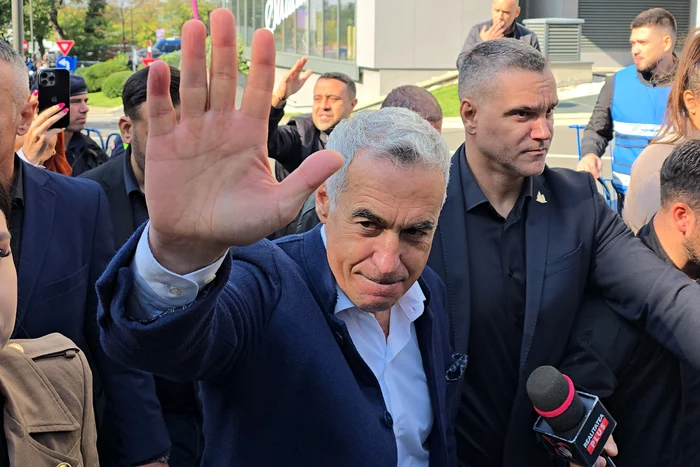 Călin Georgescu, acuzat de „antiromânism” de către Bolojan. Legături ciudate între avorturi și anularea alegerilor.