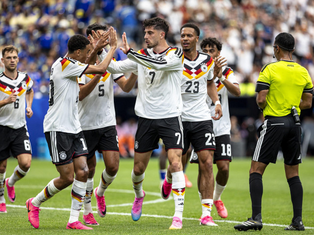 Germania - Curacao 7-1. Nemții au controlat partida împotriva echipei lui Advocaat și au avut o prestație remarcabilă la prima apariție în Mondiale.