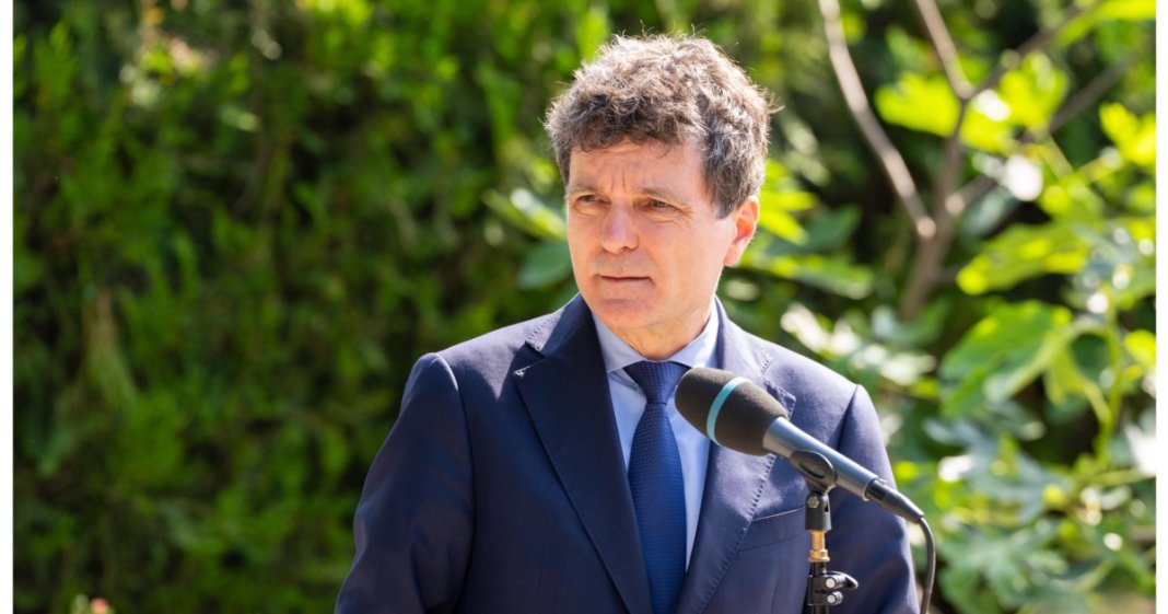 Nicușor Dan a invitat la Cotroceni conducătorii PSD, PNL, USR și UDMR. Grindeanu și Mureșan, cei doi...