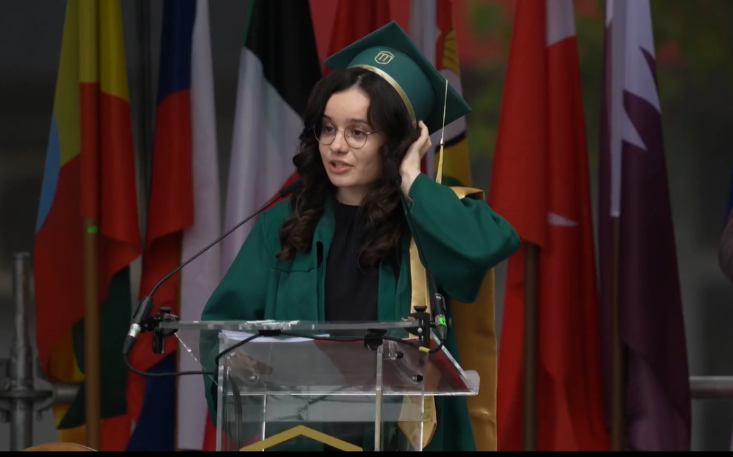 Discurs îndreptat către o absolventă la ceremonia de la UMF Iași: „Doresc să mă adresez echipei de conducere a facultății și să transmit un avertisment. Aceasta nu reprezintă medicina.”