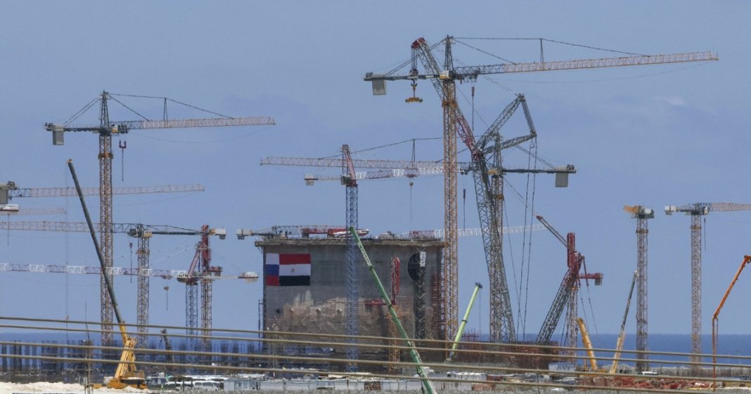 „Consumul de băuturi alcoolice pe șantier: Firma rusă angajată în edificarea centralei nucleare de la Paks, acuzată de...”