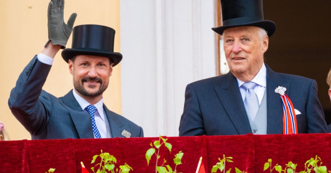 Haakon: Prințul care a optat să se desprindă de existența regală și a devenit noul monarh al Norvegiei