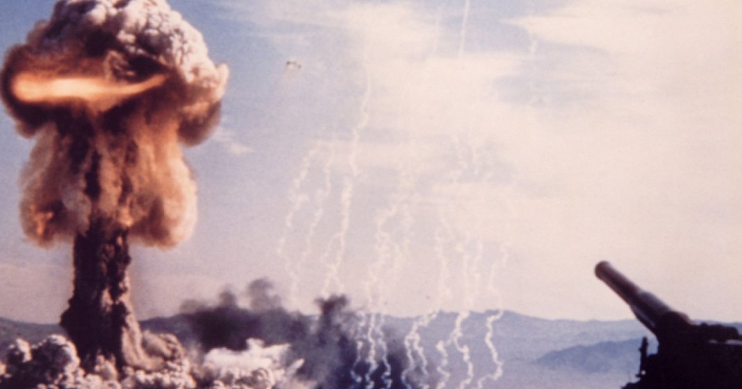Leonid Sluţki atrage atenția că Rusia este pregătită să răspundă în mod simetric utilizării armelor nucleare...
